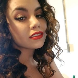 Meet your Posher, Reina